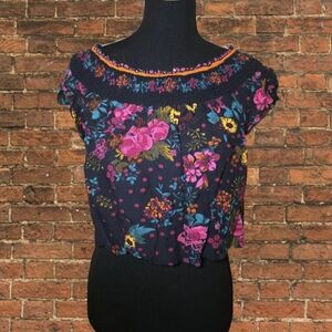 Gorgeous Vibrant Floral Crop